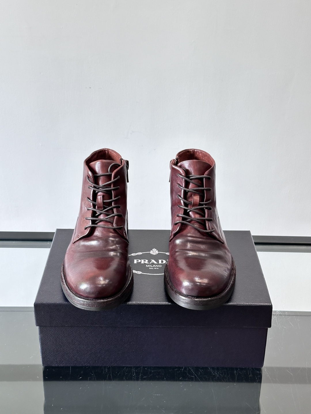 Prad* 男士水洗马皮🐎手工靴子🥾，猛货！水洗真皮夹层中底搭配橡胶外底皮鞋，款式新颖时尚，繁复鞋面里外