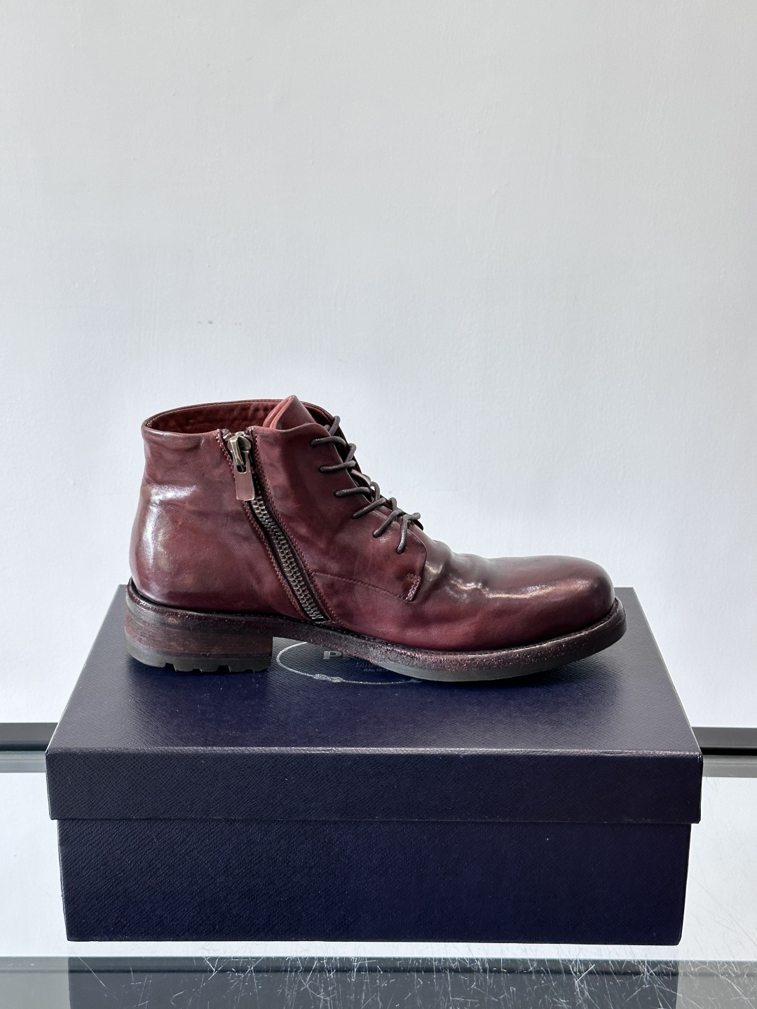 Prad* 男士水洗马皮🐎手工靴子🥾，猛货！水洗真皮夹层中底搭配橡胶外底皮鞋，款式新颖时尚，繁复鞋面里外