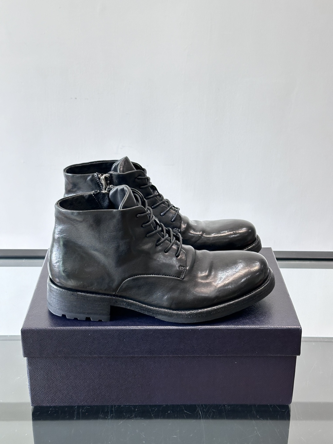 Prad* 男士水洗马皮🐎手工靴子🥾，猛货！水洗真皮夹层中底搭配橡胶外底皮鞋，款式新颖时尚，繁复鞋面里外