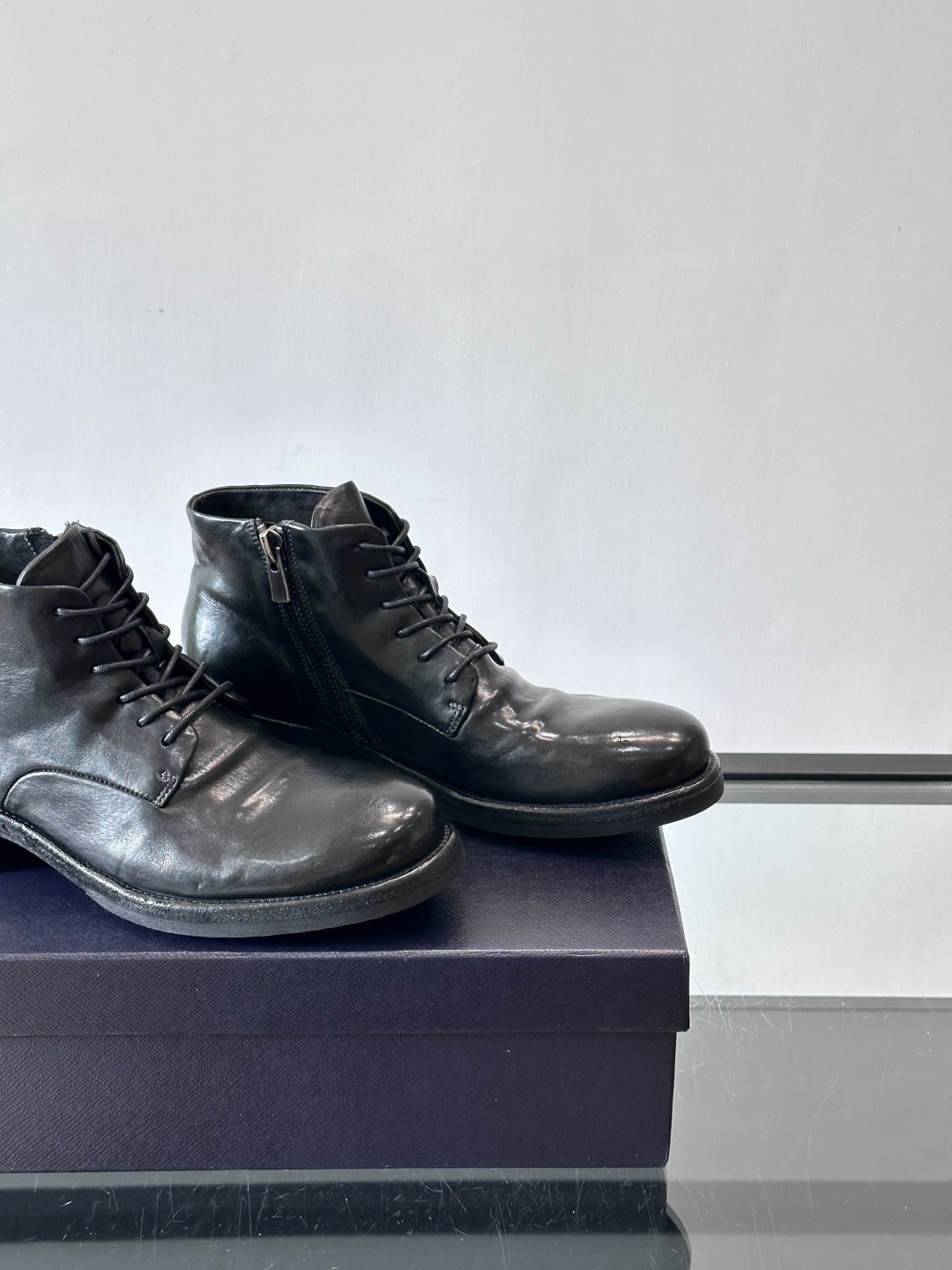 Prad* 男士水洗马皮🐎手工靴子🥾，猛货！水洗真皮夹层中底搭配橡胶外底皮鞋，款式新颖时尚，繁复鞋面里外