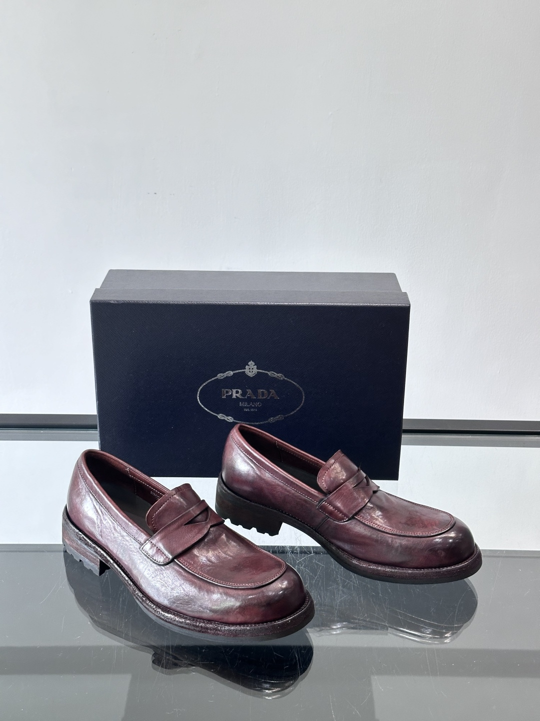 Prad* 男士水洗马皮🐎手工乐福鞋👞，猛货！水洗真皮夹层中底搭配橡胶外底皮鞋，款式新颖时尚，繁复鞋面里