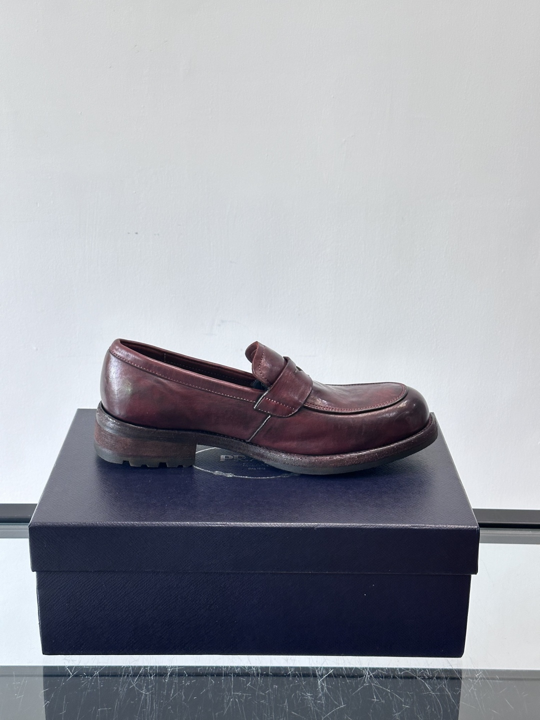 Prad* 男士水洗马皮🐎手工乐福鞋👞，猛货！水洗真皮夹层中底搭配橡胶外底皮鞋，款式新颖时尚，繁复鞋面里