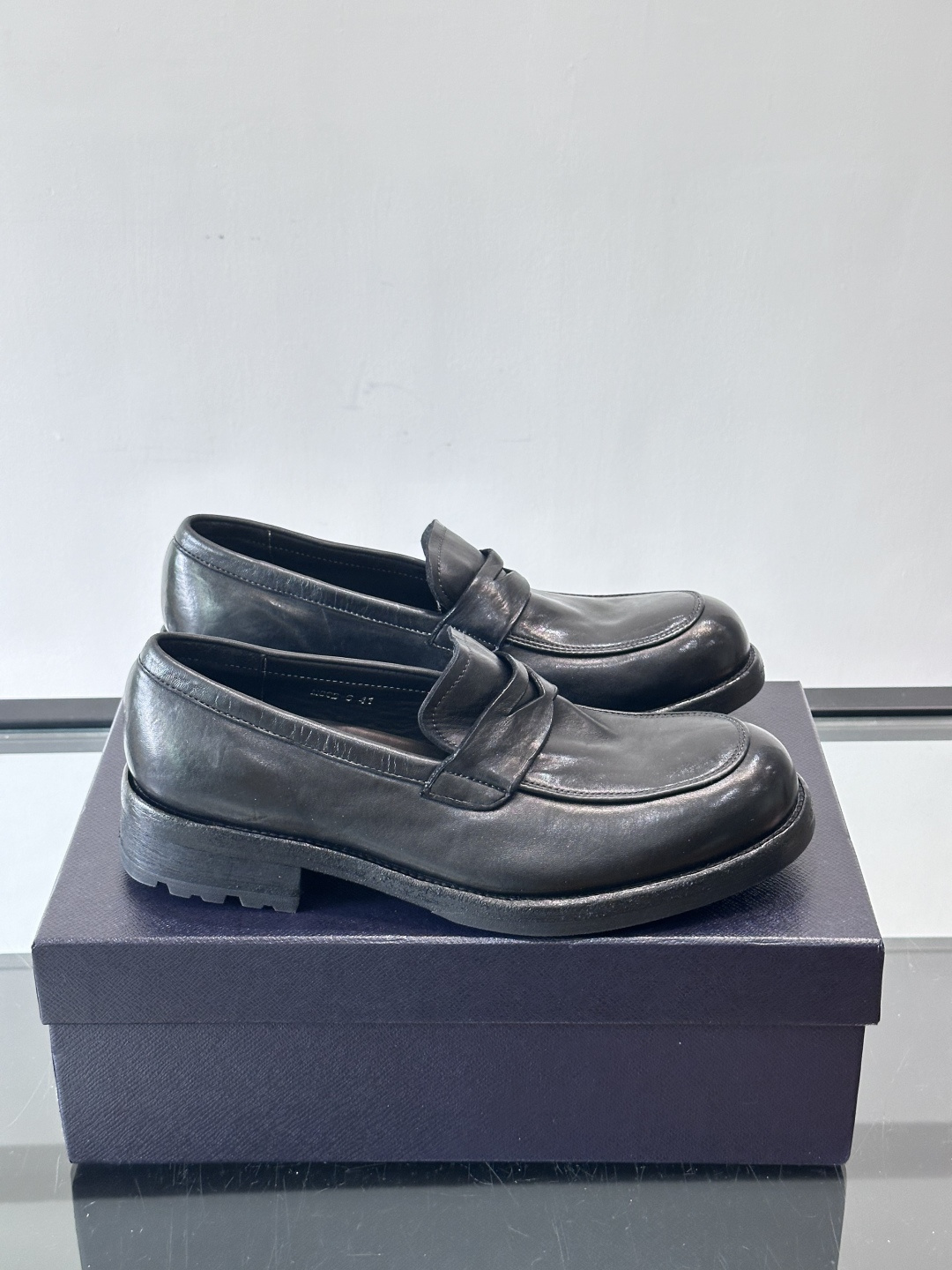 Prad* 男士水洗马皮🐎手工乐福鞋👞，猛货！水洗真皮夹层中底搭配橡胶外底皮鞋，款式新颖时尚，繁复鞋面里