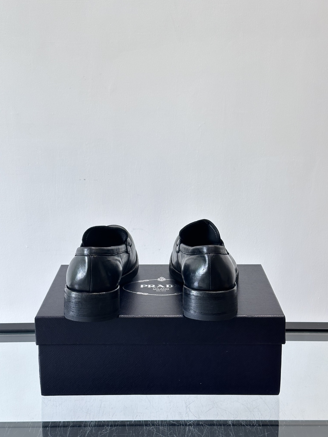 Prad* 男士水洗马皮🐎手工乐福鞋👞，猛货！水洗真皮夹层中底搭配橡胶外底皮鞋，款式新颖时尚，繁复鞋面里