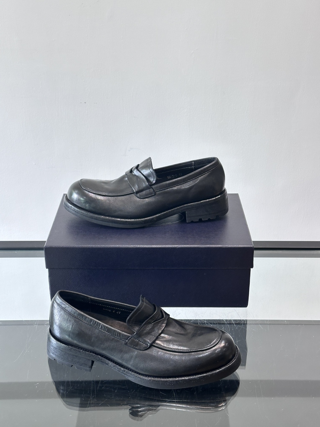 Prad* 男士水洗马皮🐎手工乐福鞋👞，猛货！水洗真皮夹层中底搭配橡胶外底皮鞋，款式新颖时尚，繁复鞋面里