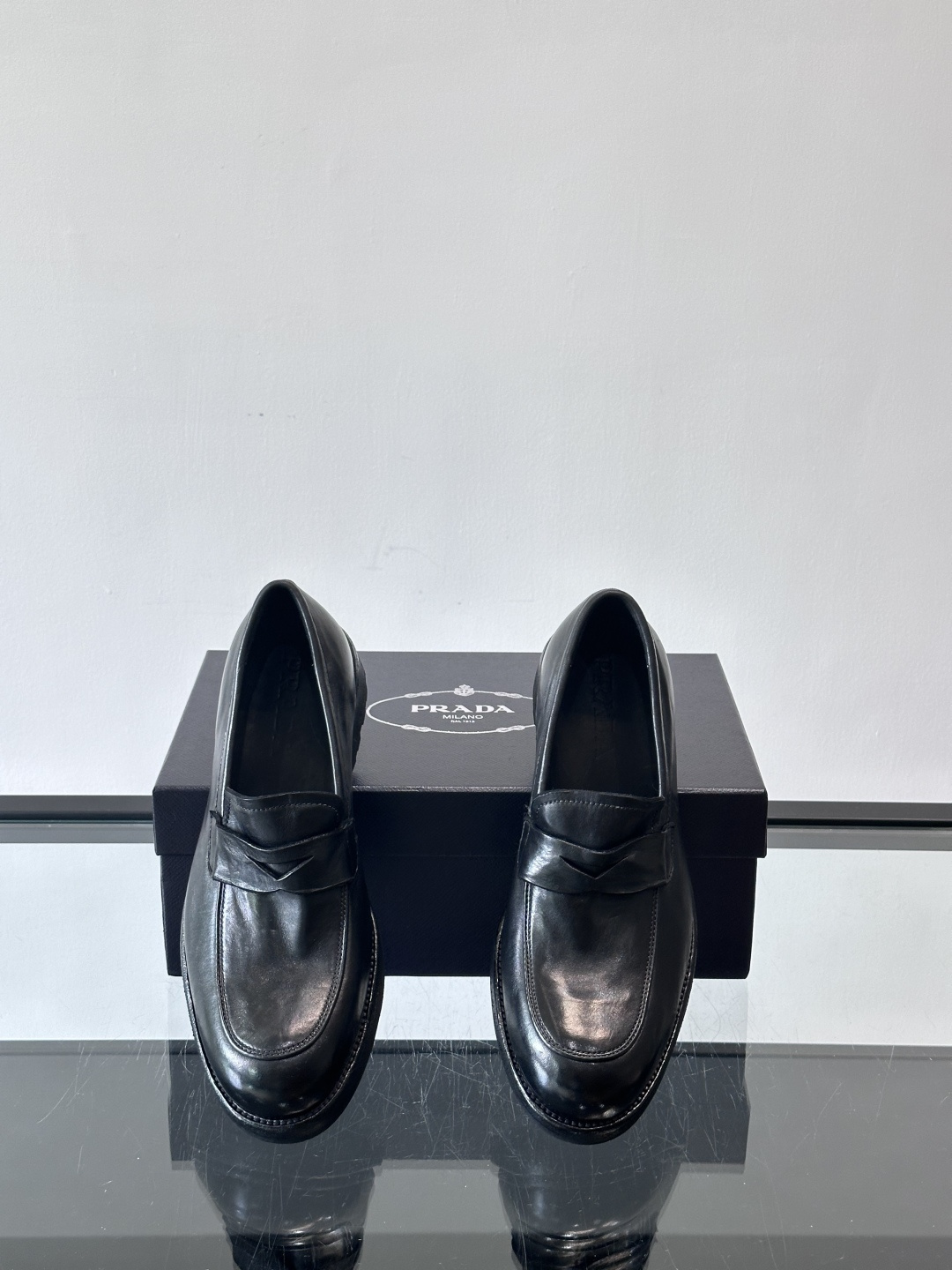 Prad* 男士水洗马皮🐎手工乐福鞋👞，猛货！水洗真皮夹层中底搭配橡胶外底皮鞋，款式新颖时尚，繁复鞋面里