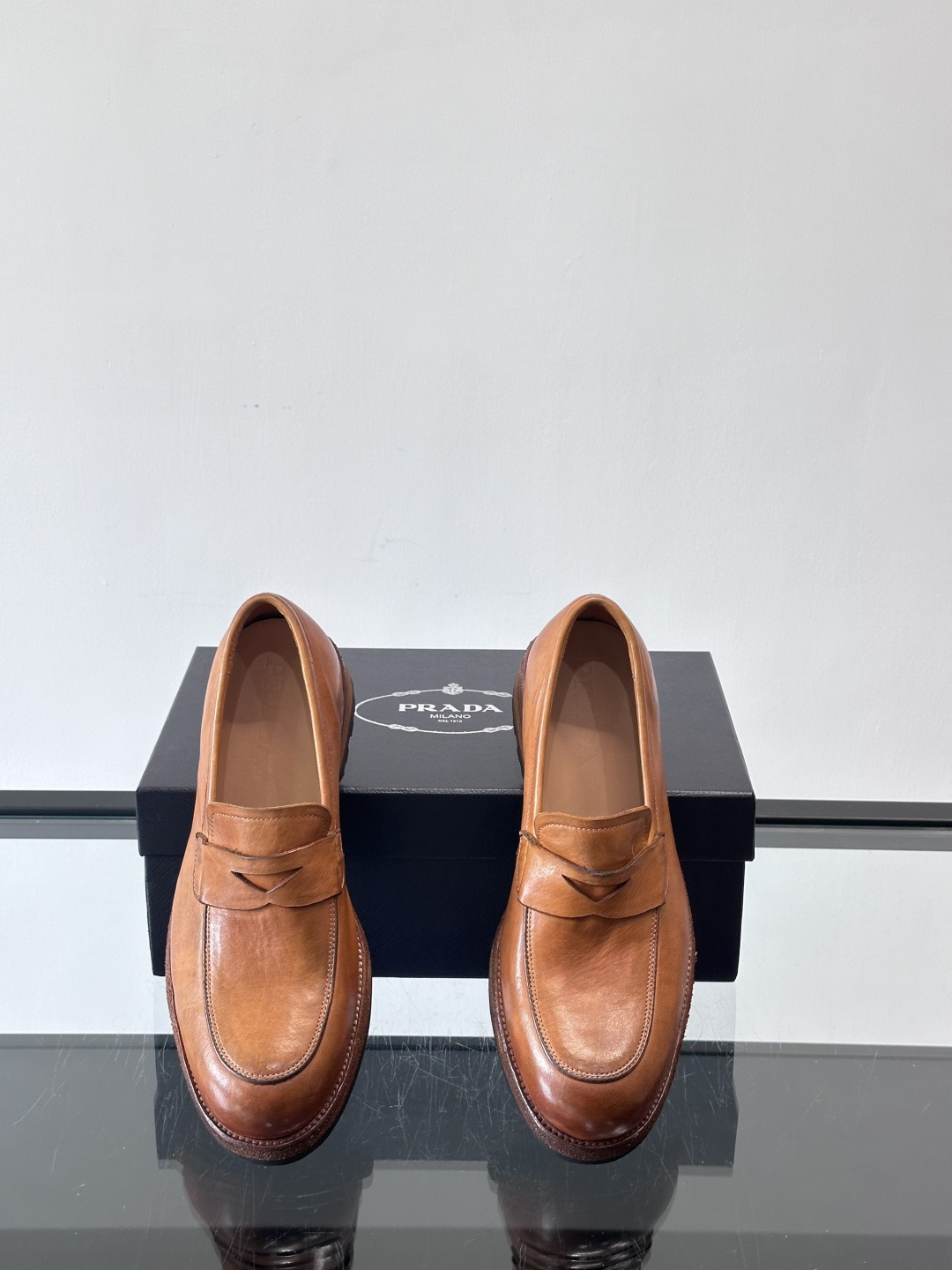 Prad* 男士水洗马皮🐎手工乐福鞋👞，猛货！水洗真皮夹层中底搭配橡胶外底皮鞋，款式新颖时尚，繁复鞋面里