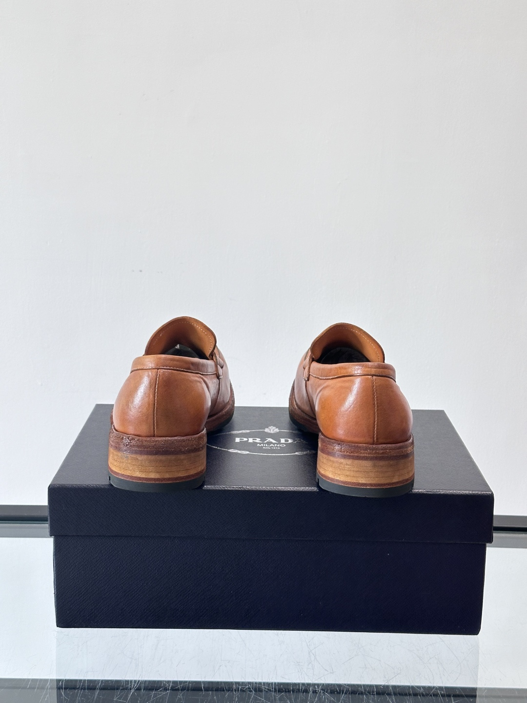 Prad* 男士水洗马皮🐎手工乐福鞋👞，猛货！水洗真皮夹层中底搭配橡胶外底皮鞋，款式新颖时尚，繁复鞋面里