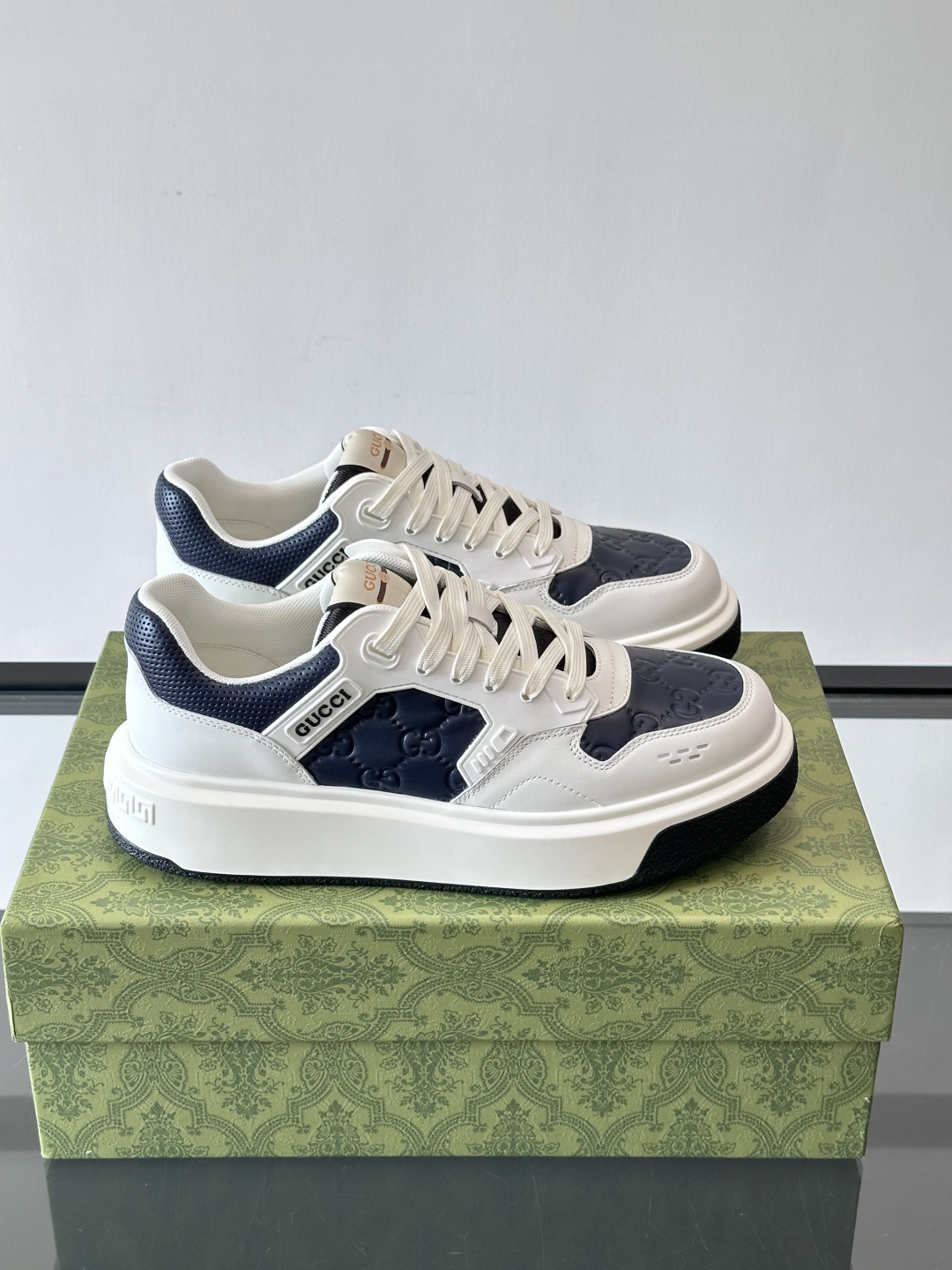 ◾️▫️G家男士GG增高厚底运动鞋，选用进口牛皮拼接原版透气网面打造，简约舒适版，内里头层牛皮，鞋舌装饰