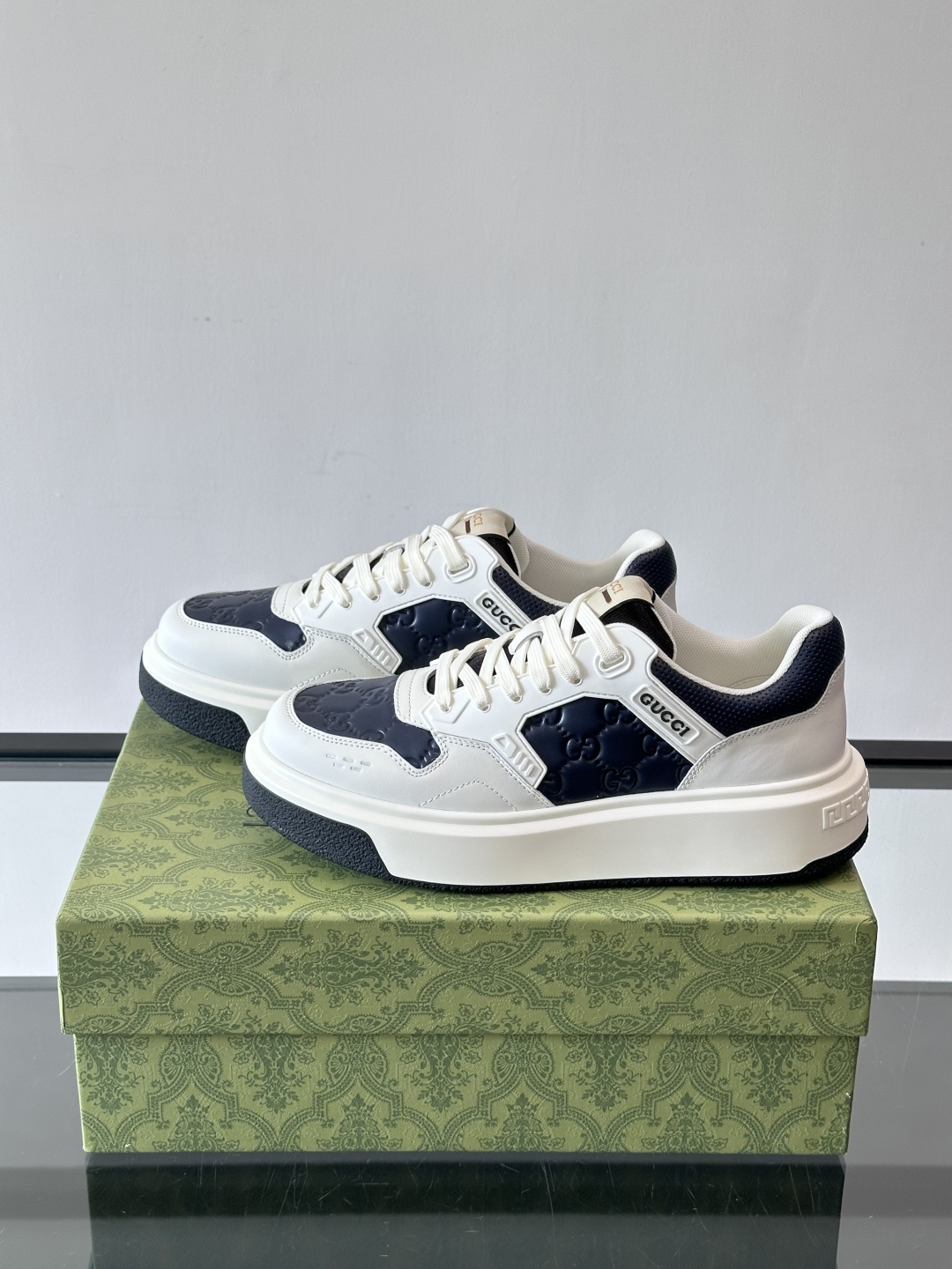 ◾️▫️G家男士GG增高厚底运动鞋，选用进口牛皮拼接原版透气网面打造，简约舒适版，内里头层牛皮，鞋舌装饰