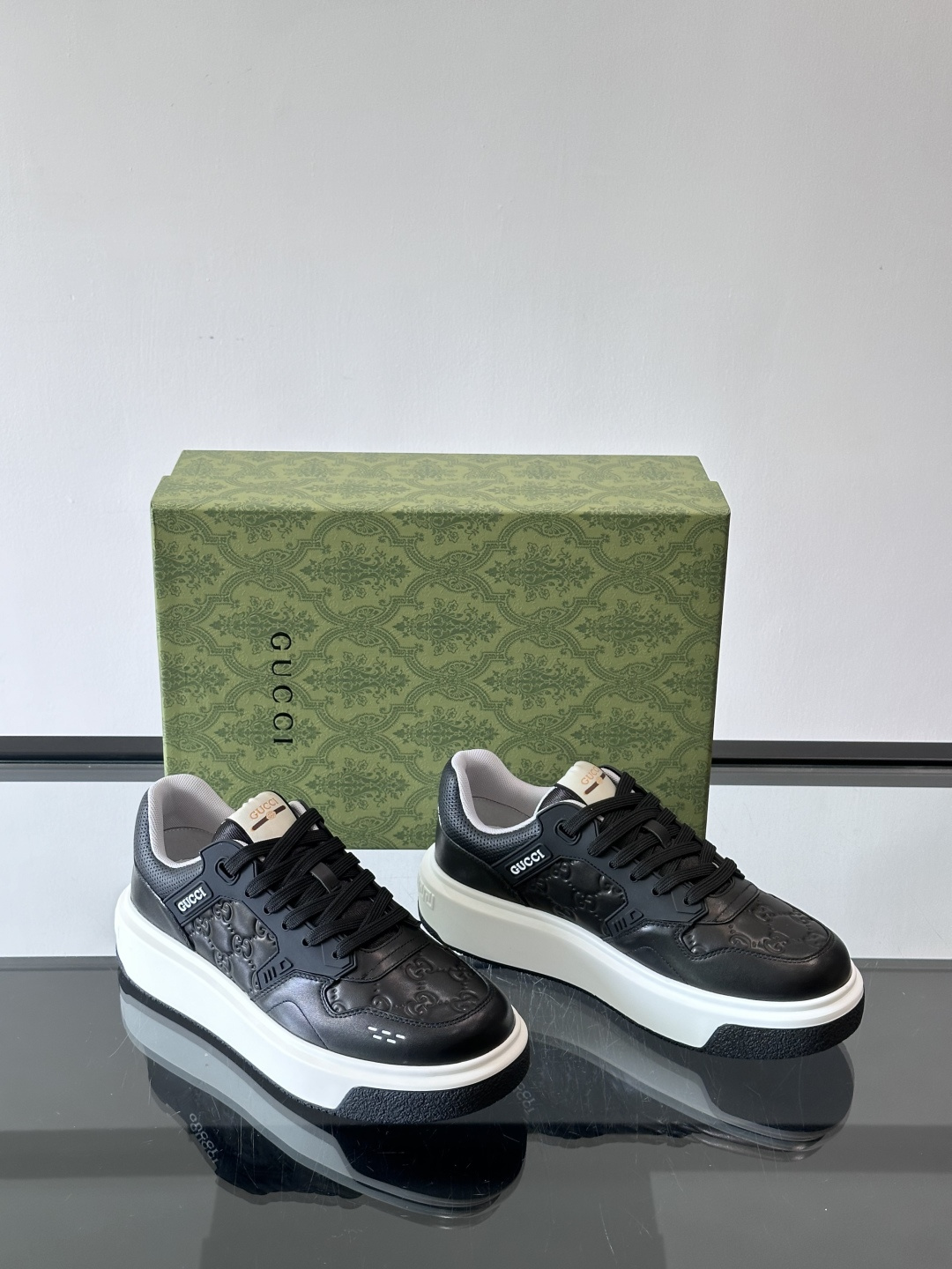 ◾️▫️G家男士GG增高厚底运动鞋，选用进口牛皮拼接原版透气网面打造，简约舒适版，内里头层牛皮，鞋舌装饰