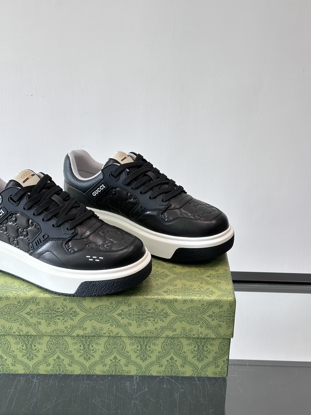 ◾️▫️G家男士GG增高厚底运动鞋，选用进口牛皮拼接原版透气网面打造，简约舒适版，内里头层牛皮，鞋舌装饰