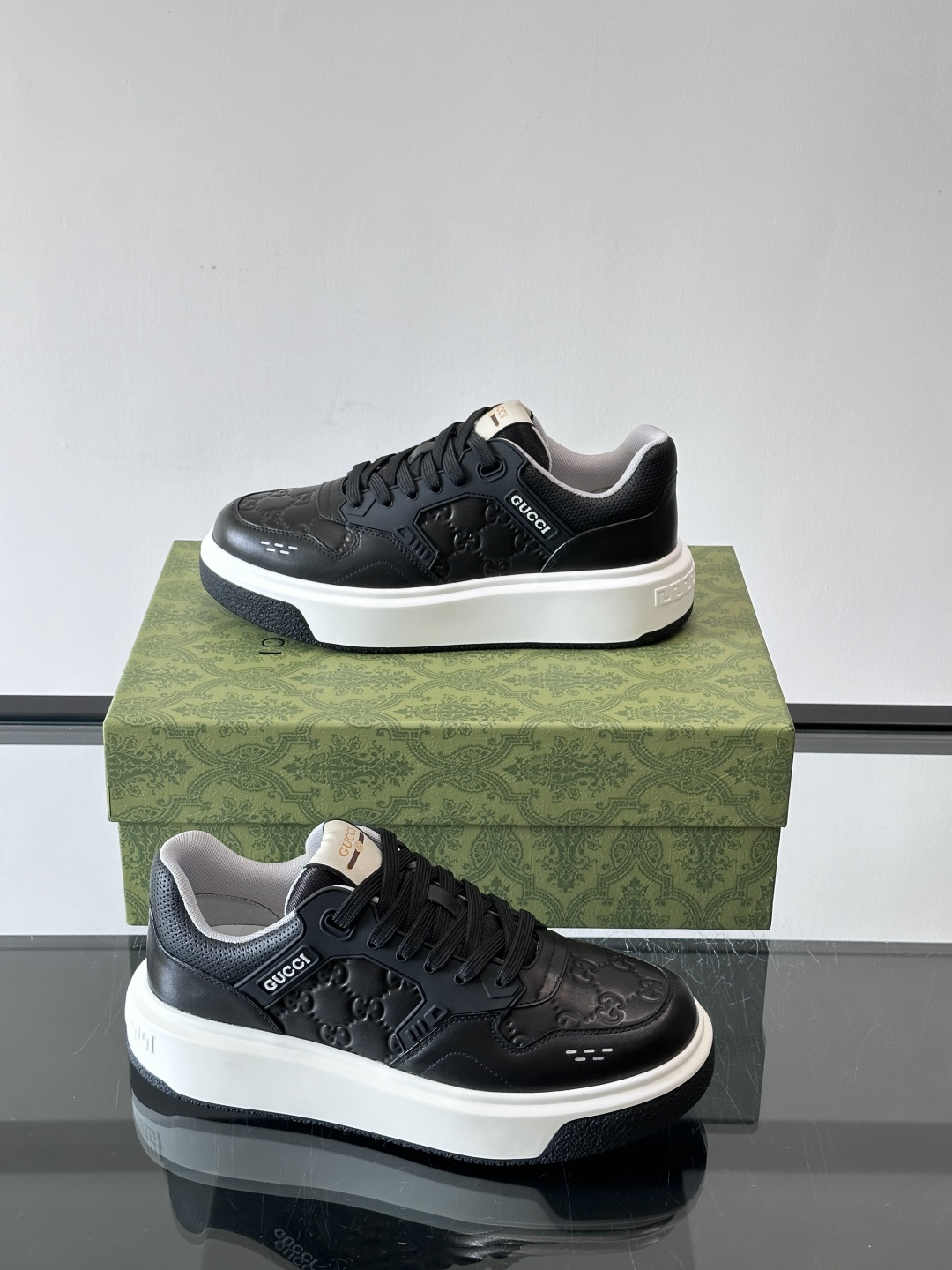 ◾️▫️G家男士GG增高厚底运动鞋，选用进口牛皮拼接原版透气网面打造，简约舒适版，内里头层牛皮，鞋舌装饰