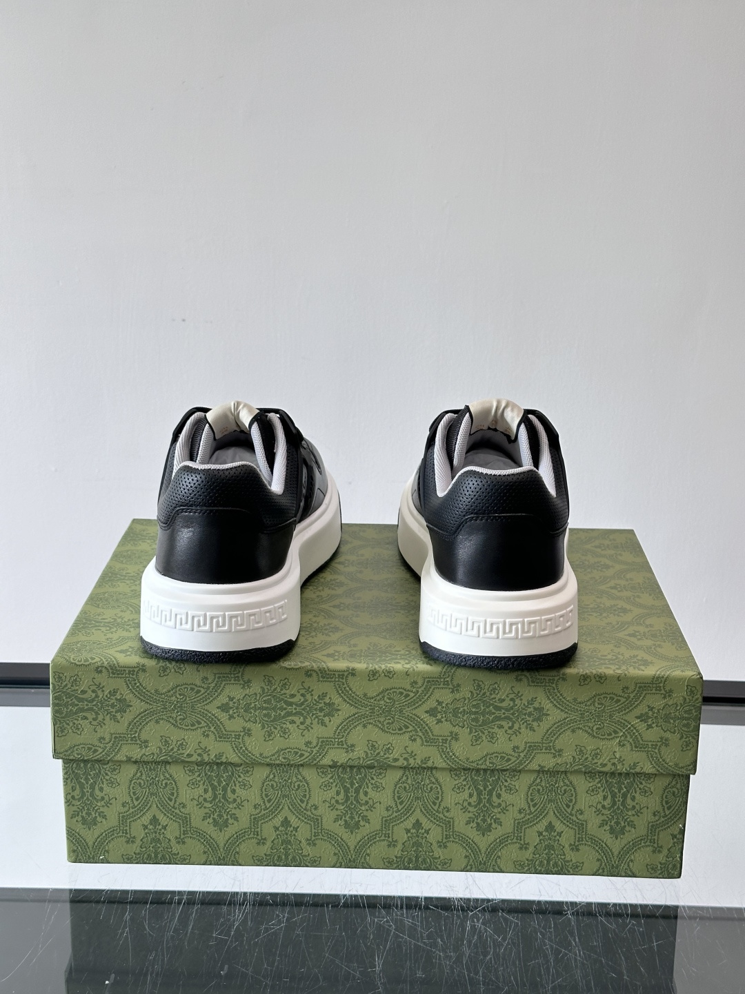 ◾️▫️G家男士GG增高厚底运动鞋，选用进口牛皮拼接原版透气网面打造，简约舒适版，内里头层牛皮，鞋舌装饰