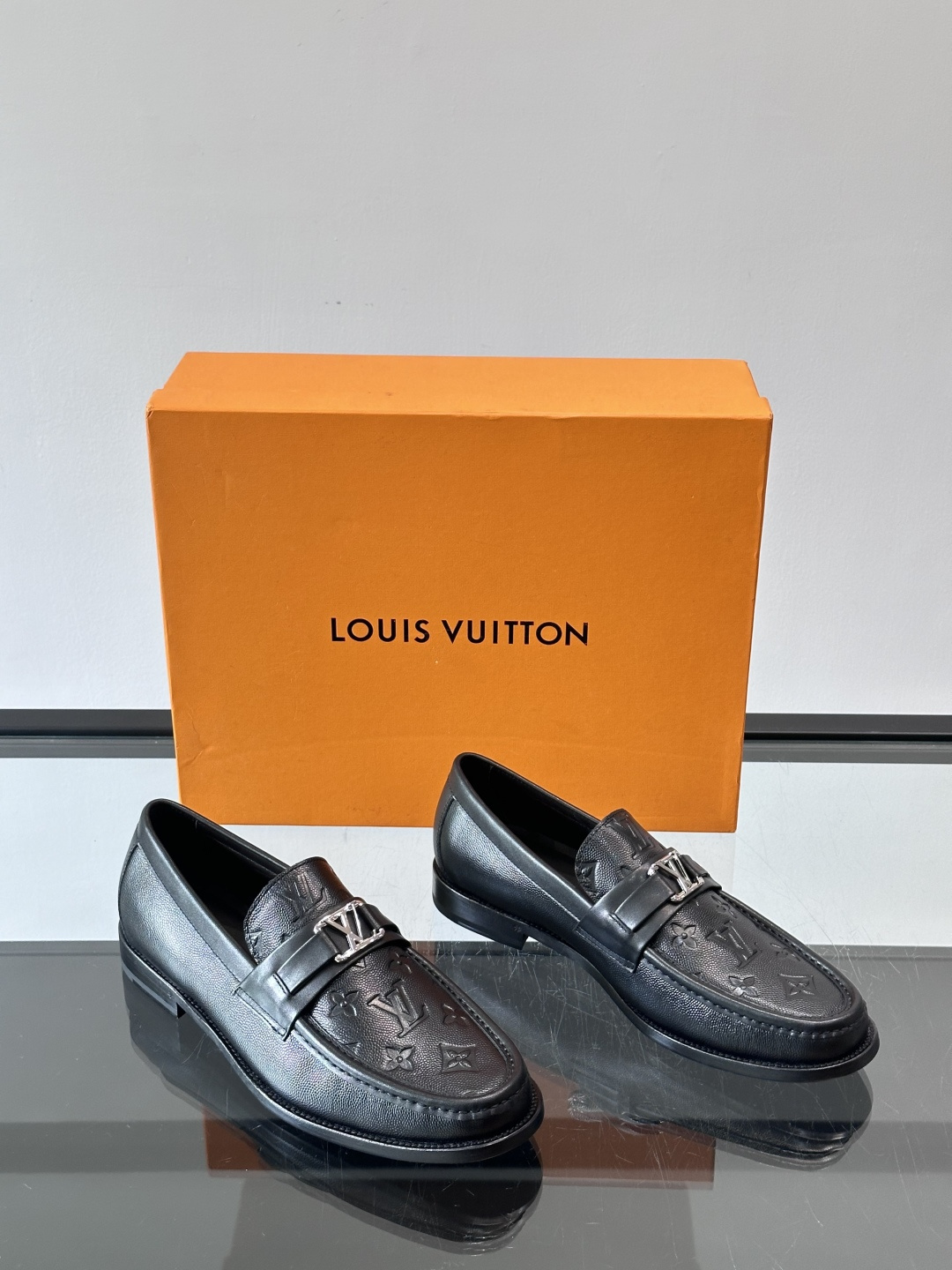 ◾️▫️L.v~高端男士正装休闲皮鞋，经典款，高端大气，进口牛皮打造，小牛皮透气内里，真皮大底，顶级品质