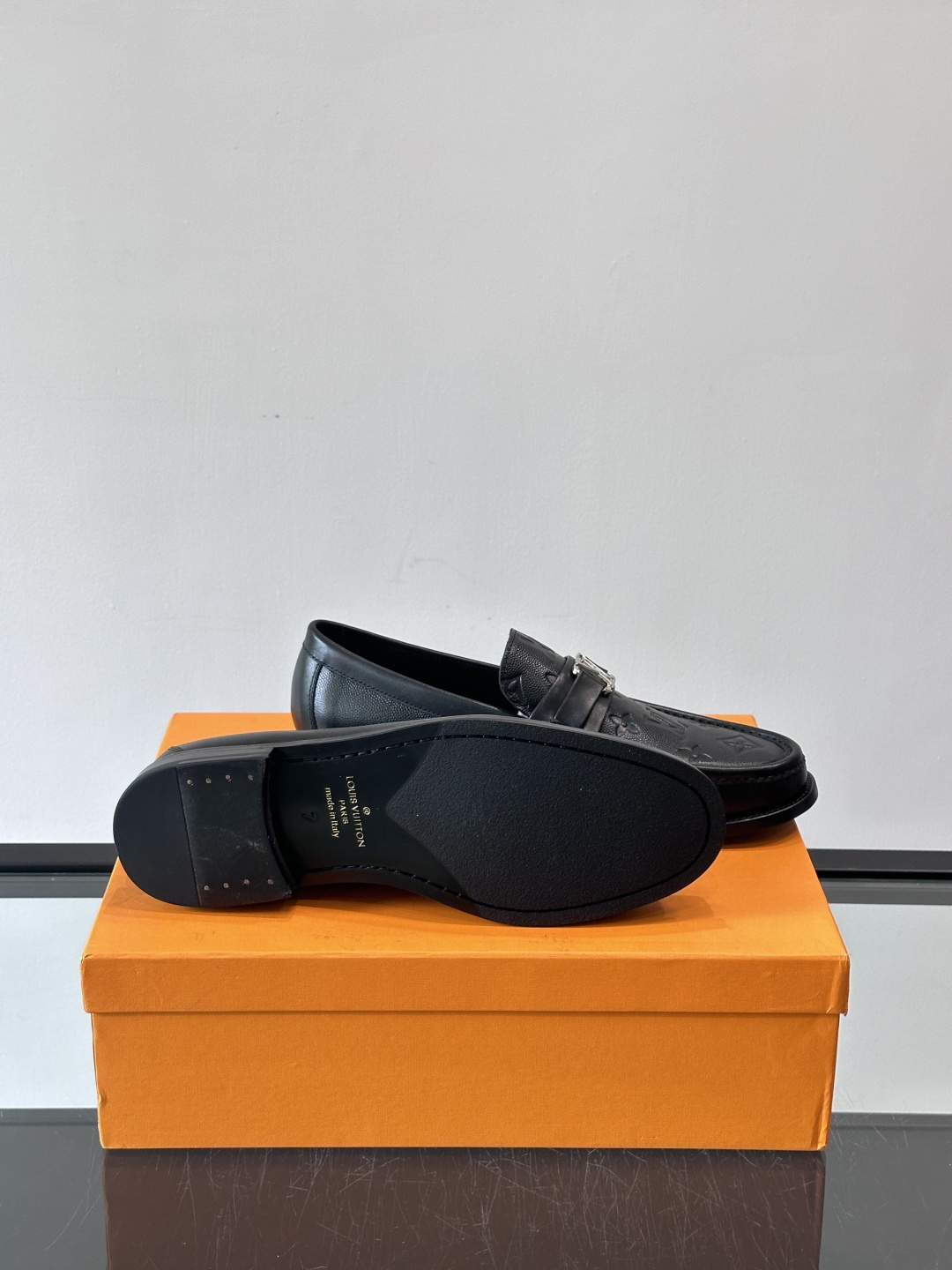 ◾️▫️L.v~高端男士正装休闲皮鞋，经典款，高端大气，进口牛皮打造，小牛皮透气内里，真皮大底，顶级品质