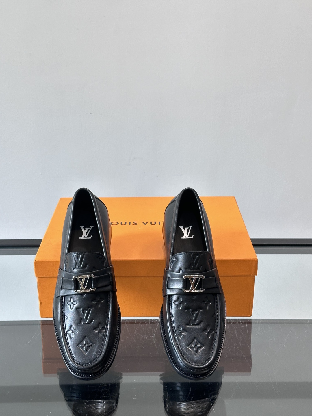 ◾️▫️L.v~高端男士正装休闲皮鞋，经典款，高端大气，进口牛皮打造，小牛皮透气内里，真皮大底，顶级品质