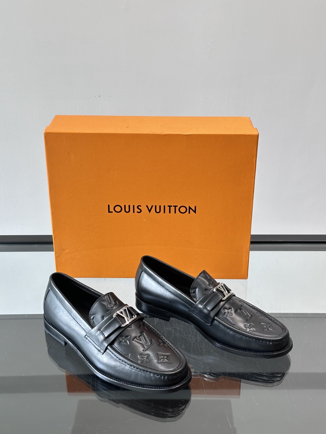 ◾️▫️L.v~高端男士正装休闲皮鞋，经典款，高端大气，进口牛皮打造，小牛皮透气内里，真皮大底，顶级品质