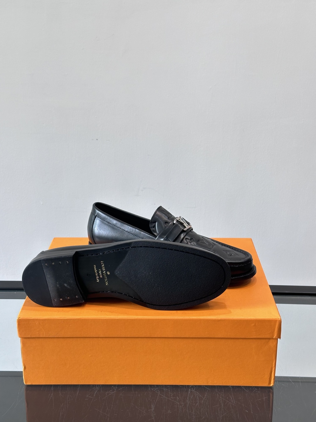 ◾️▫️L.v~高端男士正装休闲皮鞋，经典款，高端大气，进口牛皮打造，小牛皮透气内里，真皮大底，顶级品质