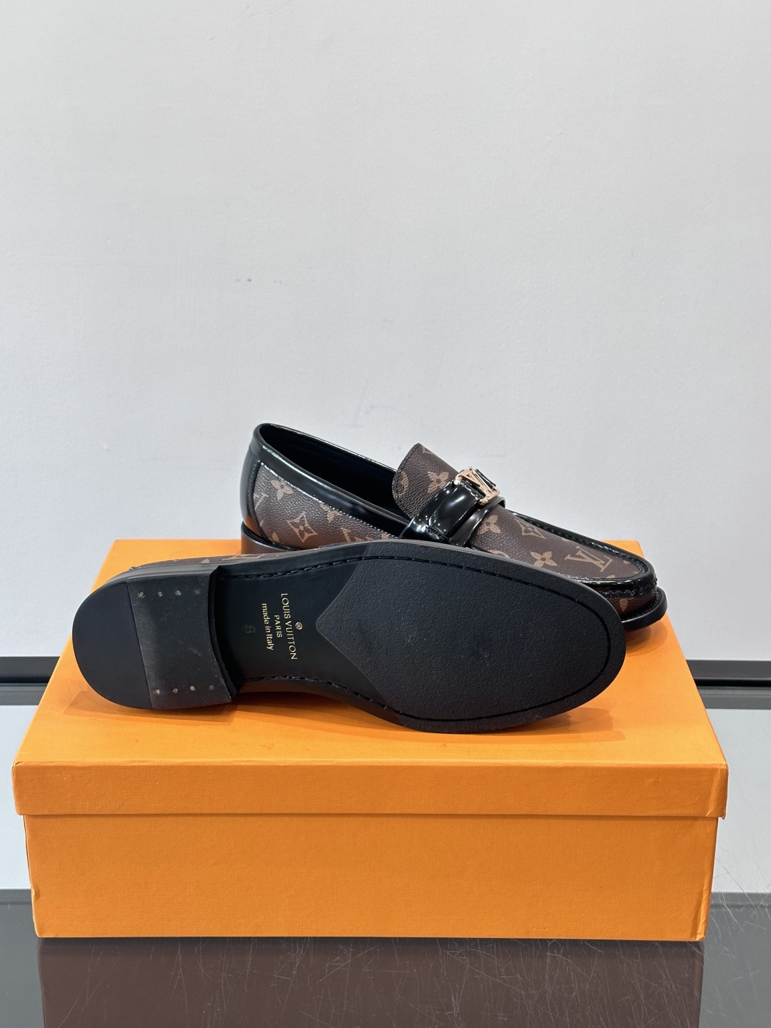 ◾️▫️L.v~高端男士正装休闲皮鞋，经典款，高端大气，进口牛皮打造，小牛皮透气内里，真皮大底，顶级品质