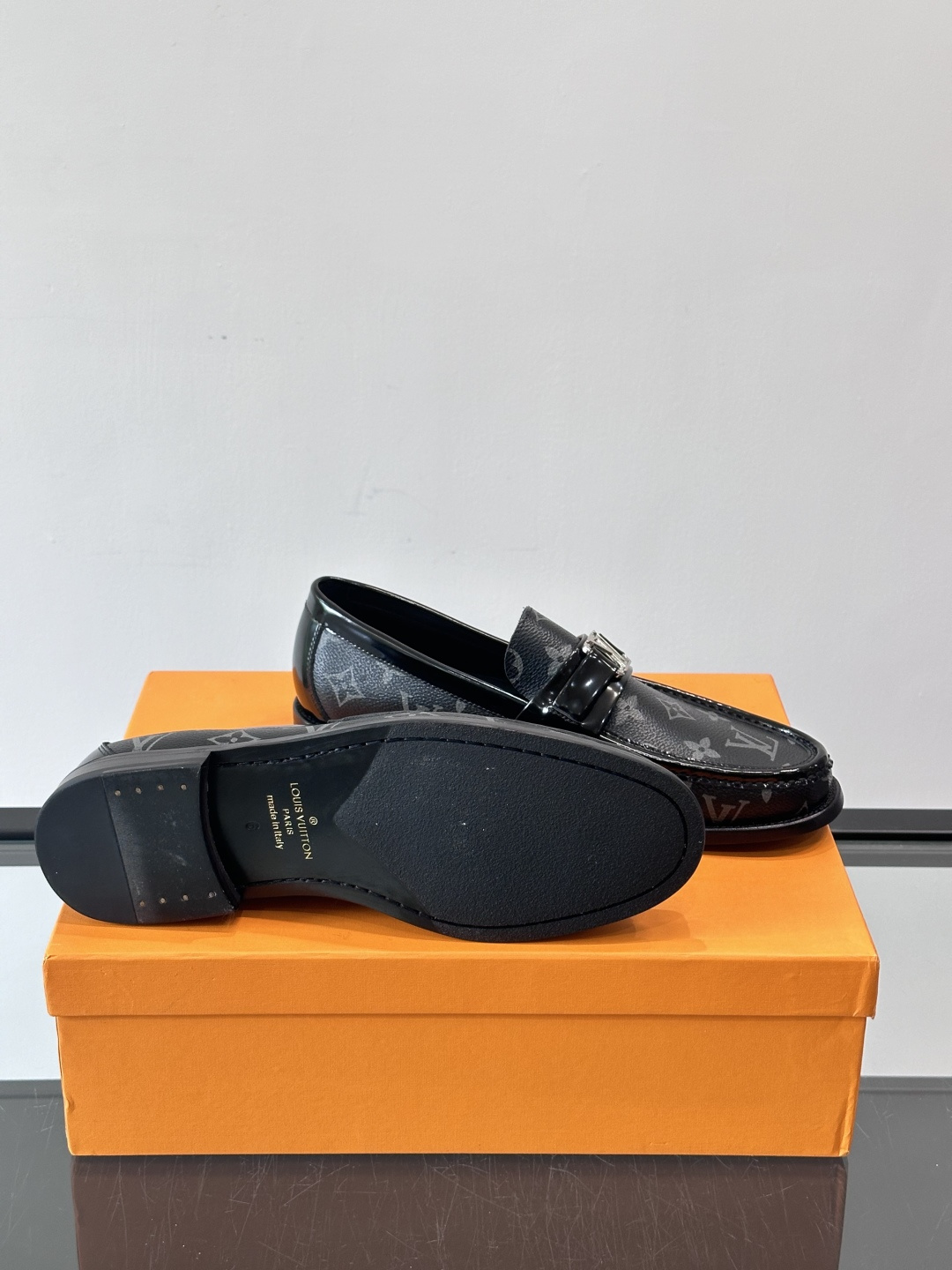 ◾️▫️L.v~高端男士正装休闲皮鞋，经典款，高端大气，进口牛皮打造，小牛皮透气内里，真皮大底，顶级品质