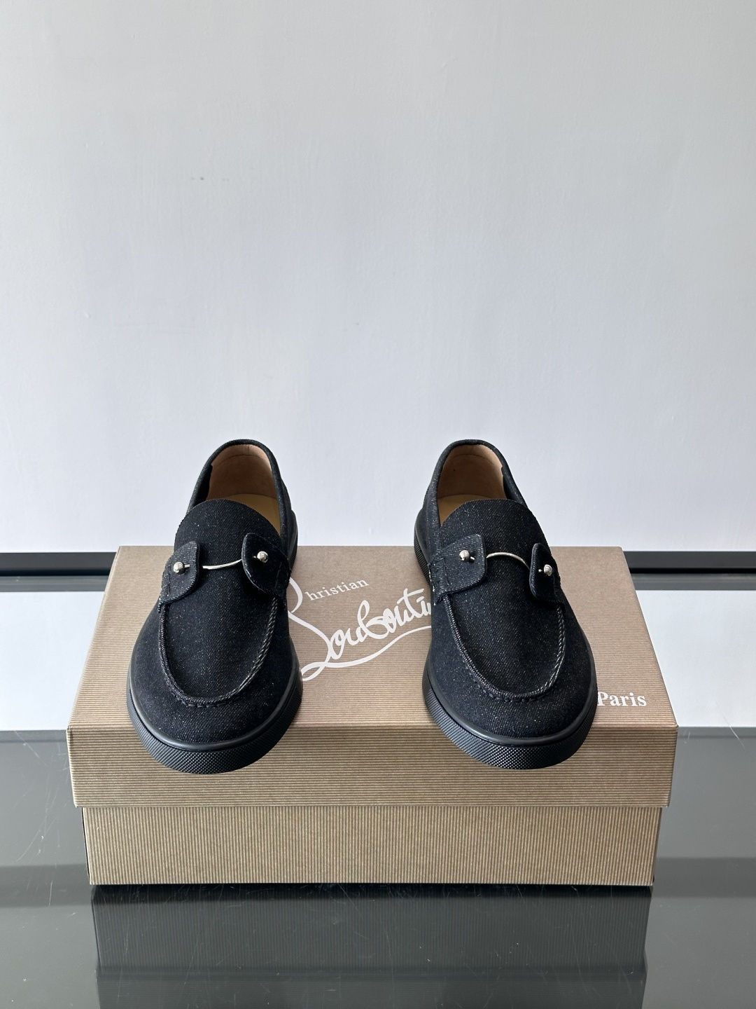 CL 休闲鞋一脚蹬 男士老钱风休闲鞋Christian Louboutin 休闲鞋👟！这双老钱风一脚蹬 