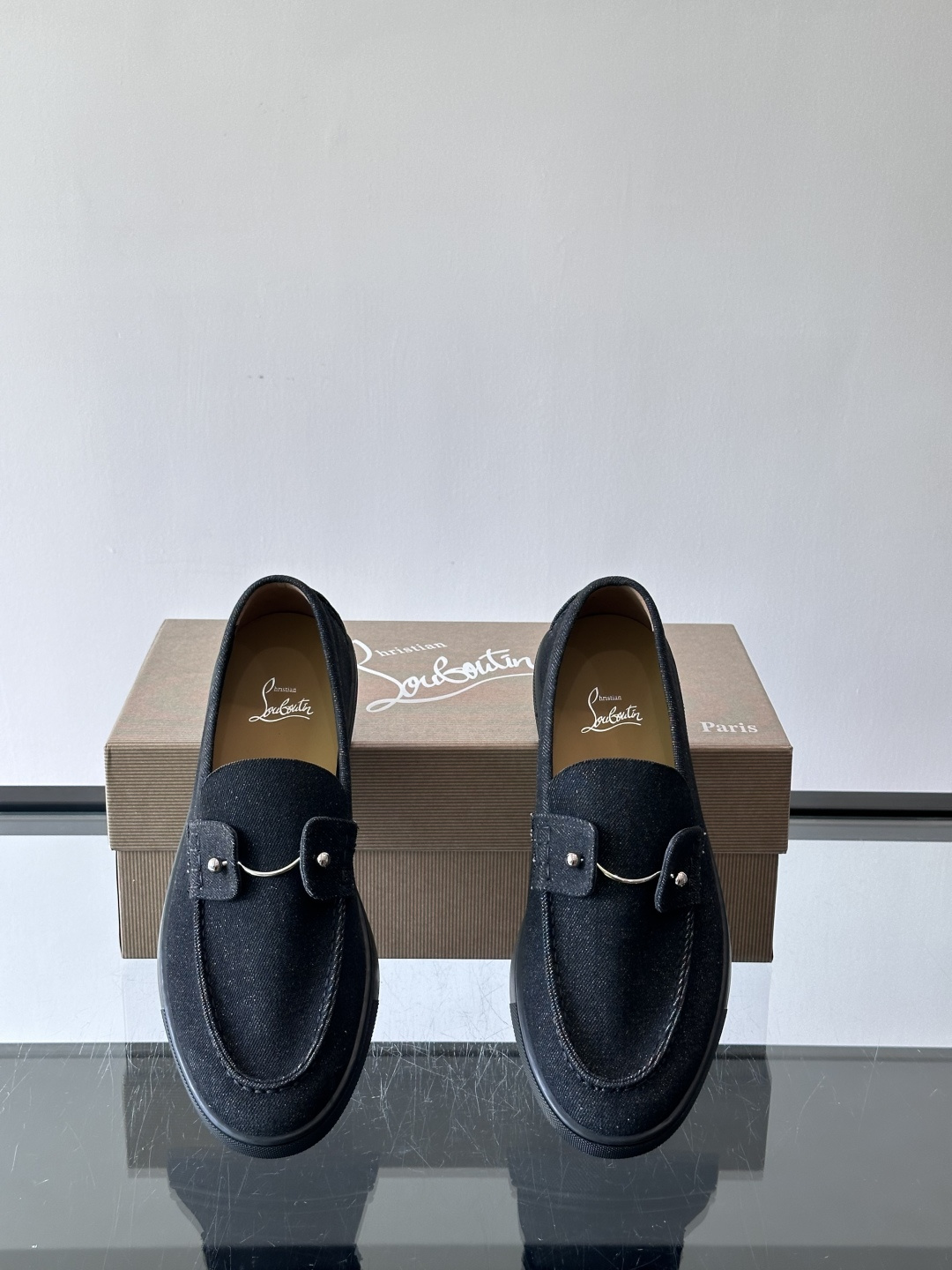 CL 休闲鞋一脚蹬 男士老钱风休闲鞋Christian Louboutin 休闲鞋👟！这双老钱风一脚蹬 