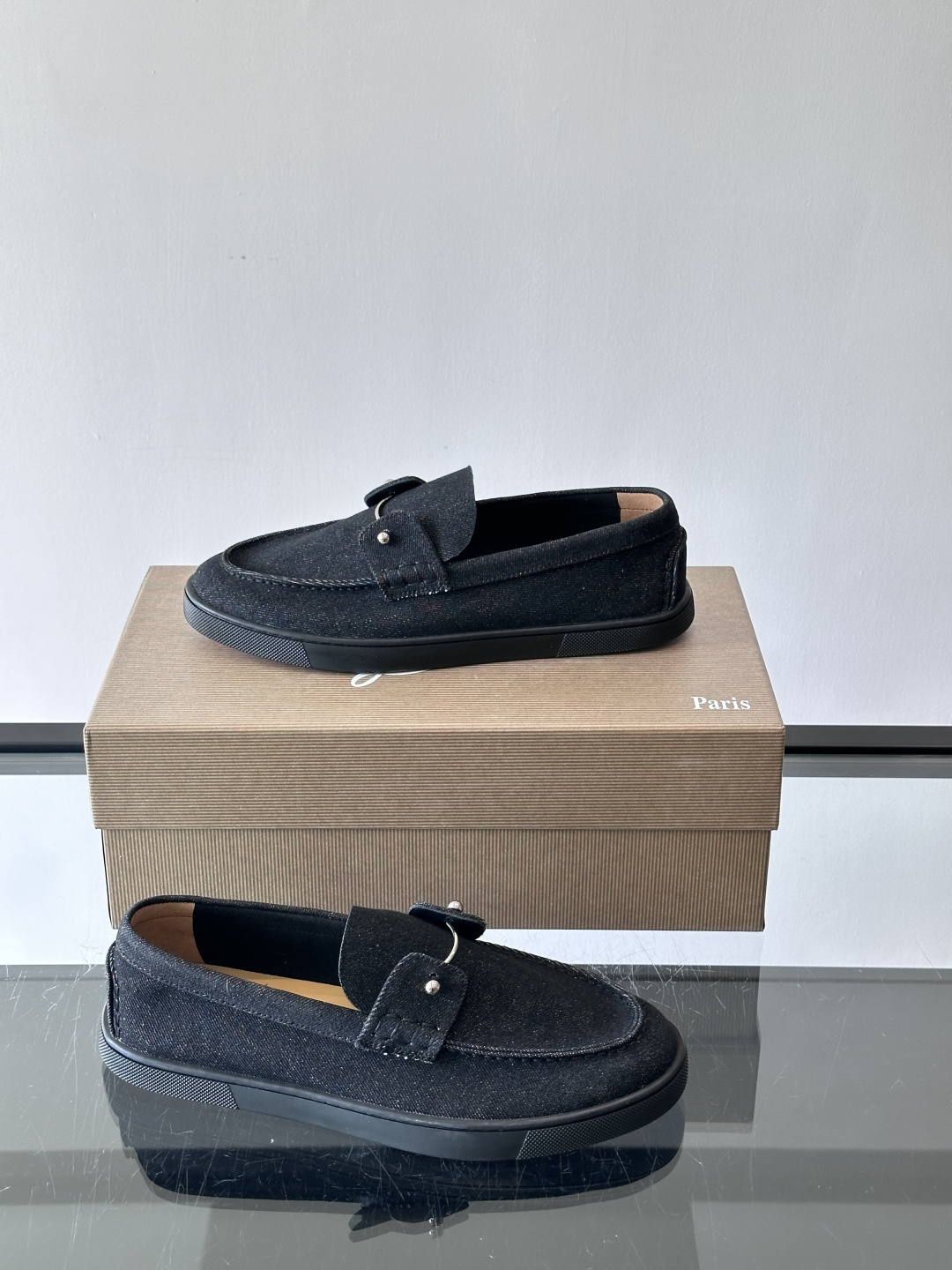 CL 休闲鞋一脚蹬 男士老钱风休闲鞋Christian Louboutin 休闲鞋👟！这双老钱风一脚蹬 