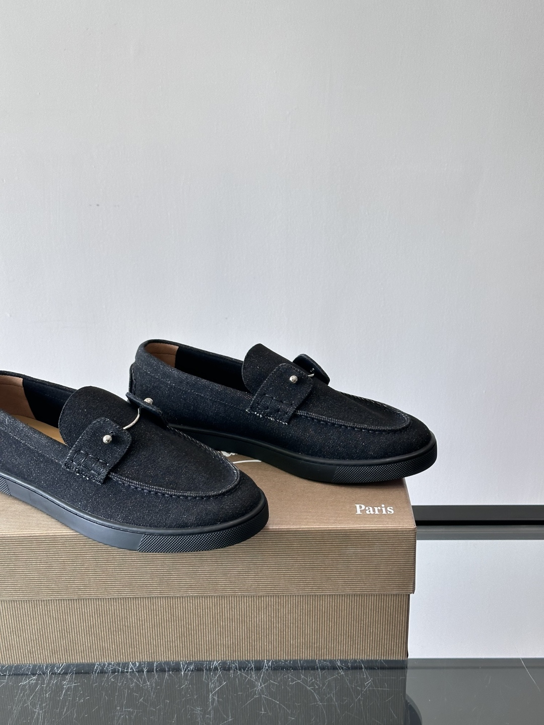 CL 休闲鞋一脚蹬 男士老钱风休闲鞋Christian Louboutin 休闲鞋👟！这双老钱风一脚蹬 