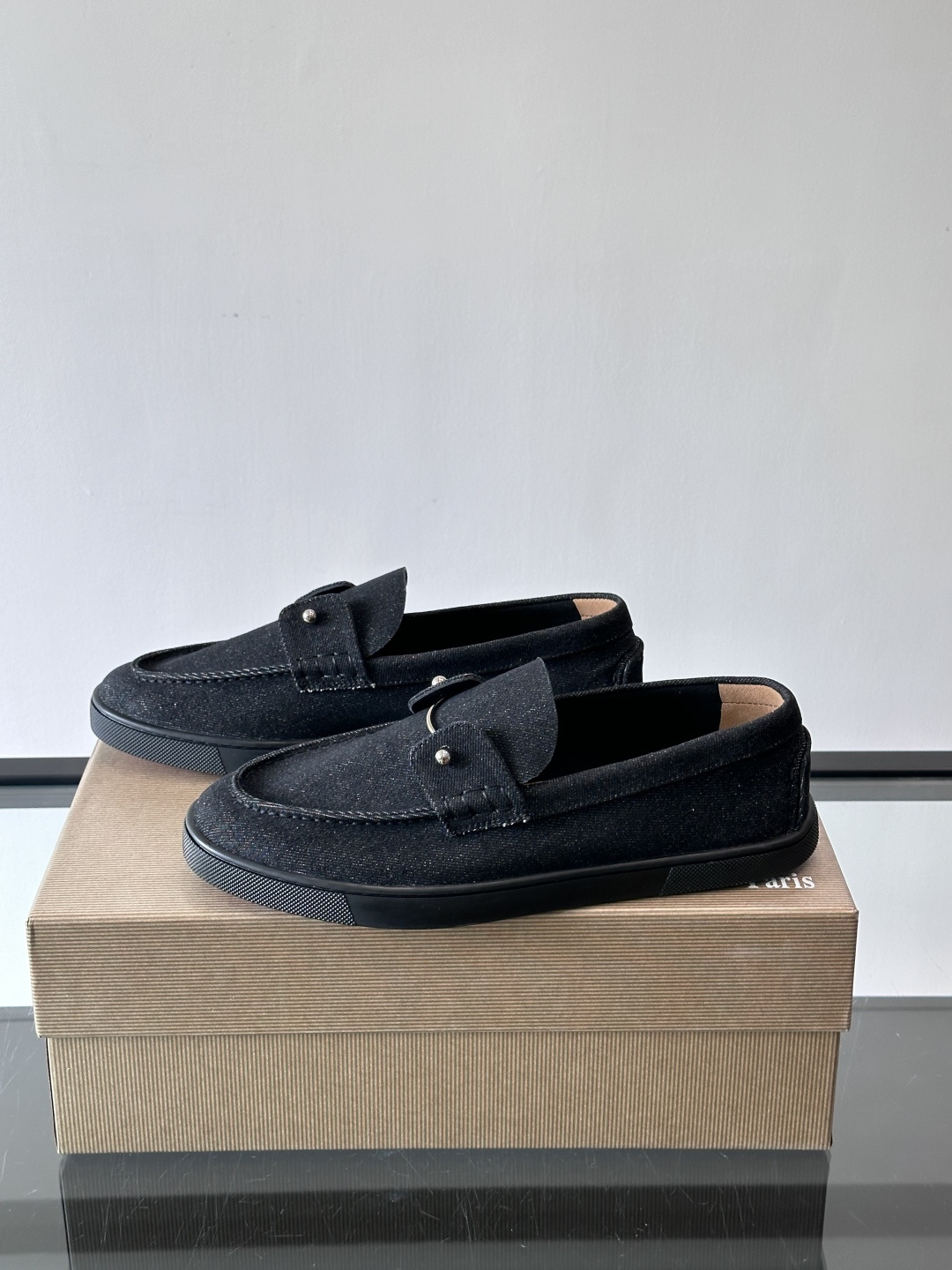 CL 休闲鞋一脚蹬 男士老钱风休闲鞋Christian Louboutin 休闲鞋👟！这双老钱风一脚蹬 