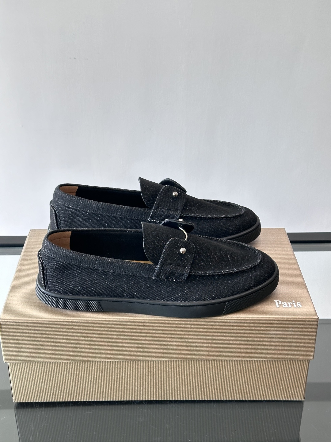 CL 休闲鞋一脚蹬 男士老钱风休闲鞋Christian Louboutin 休闲鞋👟！这双老钱风一脚蹬 