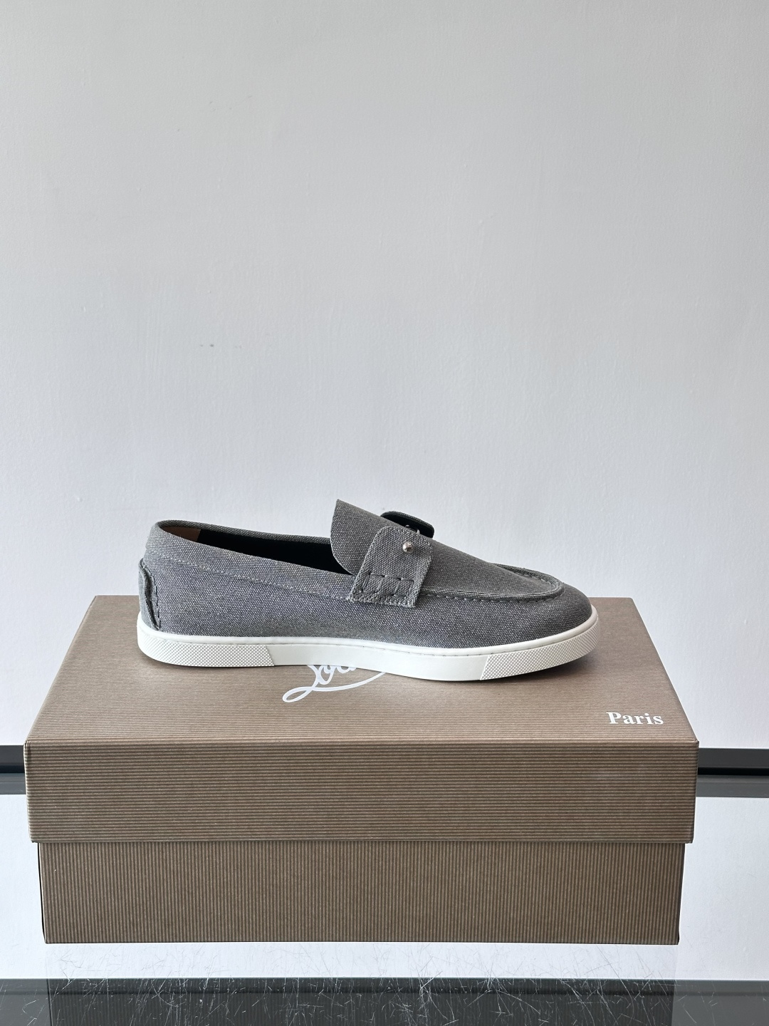 CL 休闲鞋一脚蹬 男士老钱风休闲鞋Christian Louboutin 休闲鞋👟！这双老钱风一脚蹬 