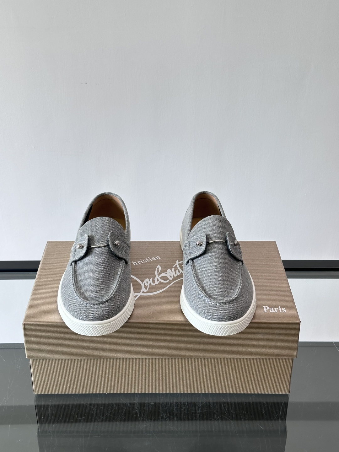 CL 休闲鞋一脚蹬 男士老钱风休闲鞋Christian Louboutin 休闲鞋👟！这双老钱风一脚蹬 