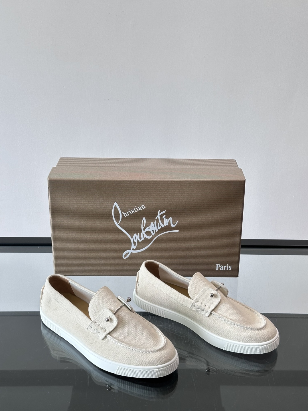 CL 休闲鞋一脚蹬 男士老钱风休闲鞋Christian Louboutin 休闲鞋👟！这双老钱风一脚蹬 