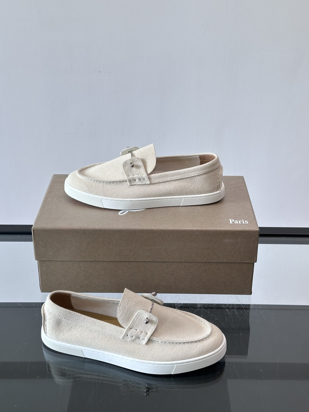 CL 休闲鞋一脚蹬 男士老钱风休闲鞋Christian Louboutin 休闲鞋👟！这双老钱风一脚蹬 