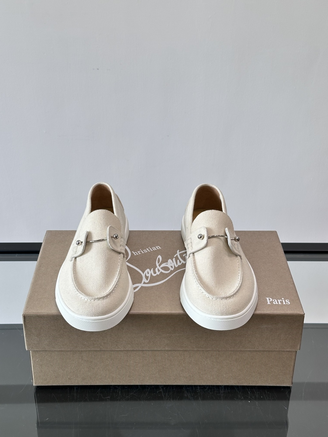 CL 休闲鞋一脚蹬 男士老钱风休闲鞋Christian Louboutin 休闲鞋👟！这双老钱风一脚蹬 