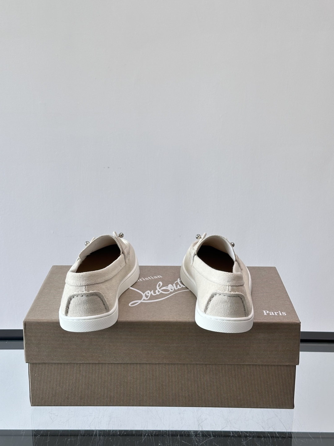 CL 休闲鞋一脚蹬 男士老钱风休闲鞋Christian Louboutin 休闲鞋👟！这双老钱风一脚蹬 