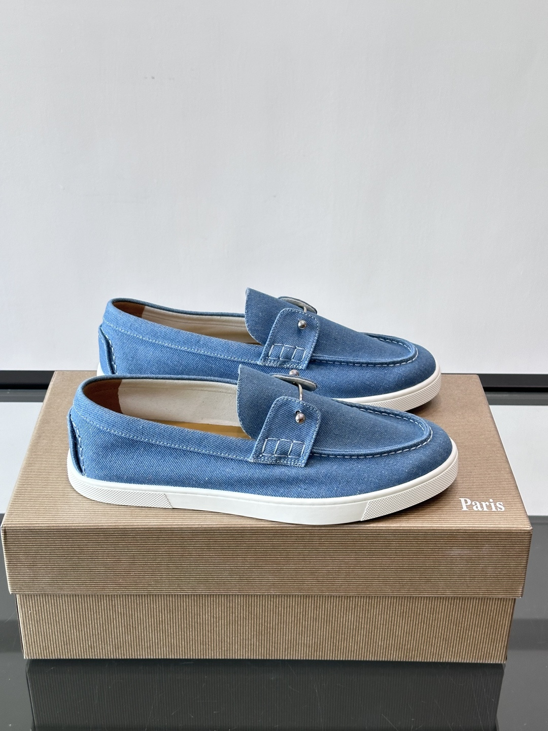 CL 休闲鞋一脚蹬 男士老钱风休闲鞋Christian Louboutin 休闲鞋👟！这双老钱风一脚蹬 