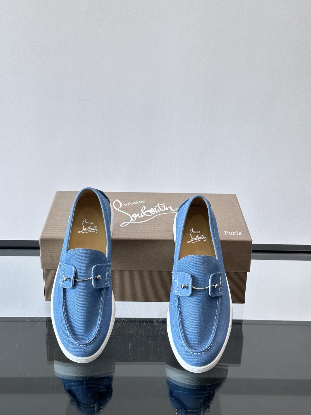 CL 休闲鞋一脚蹬 男士老钱风休闲鞋Christian Louboutin 休闲鞋👟！这双老钱风一脚蹬 