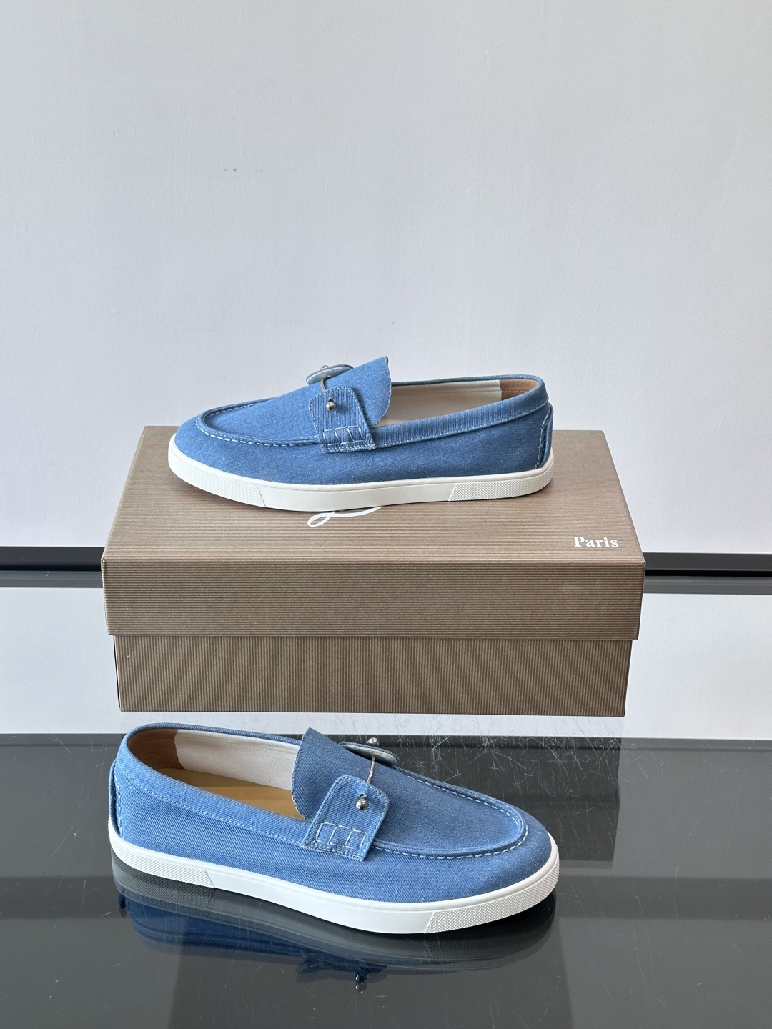 CL 休闲鞋一脚蹬 男士老钱风休闲鞋Christian Louboutin 休闲鞋👟！这双老钱风一脚蹬 