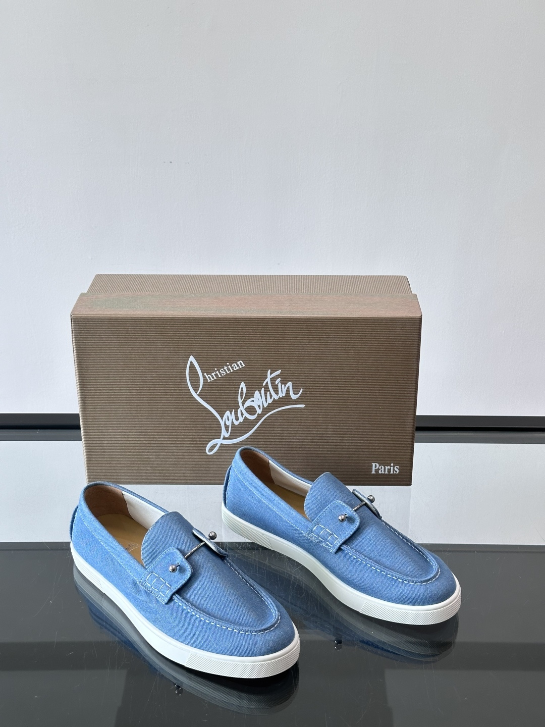 CL 休闲鞋一脚蹬 男士老钱风休闲鞋Christian Louboutin 休闲鞋👟！这双老钱风一脚蹬 