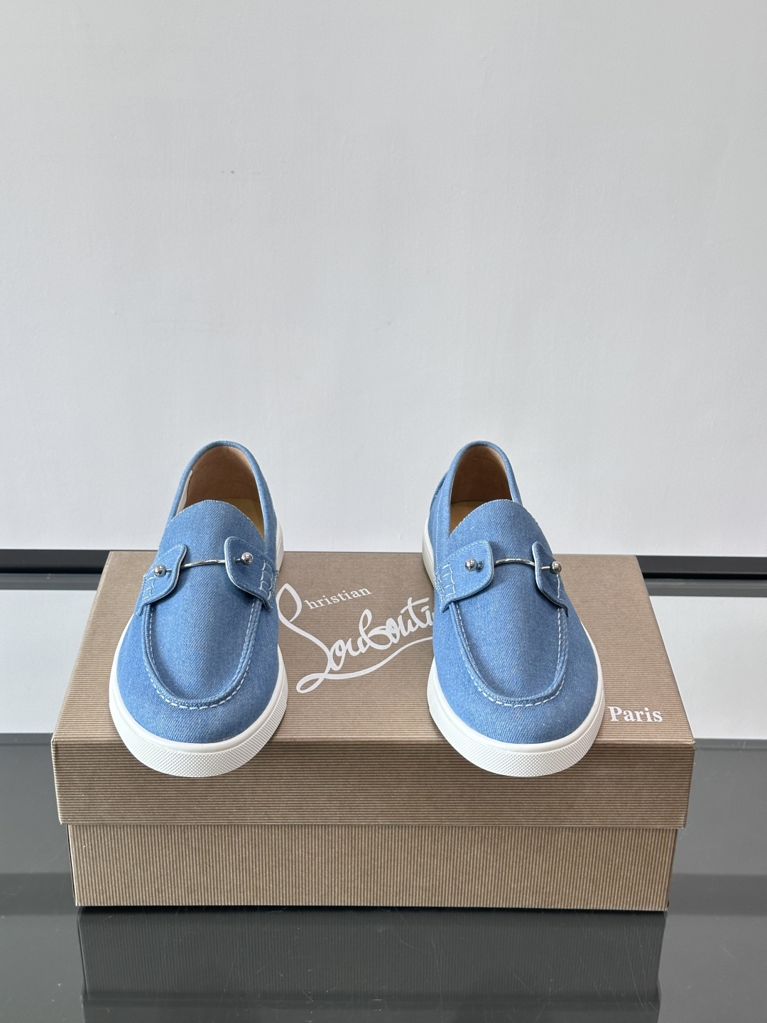 CL 休闲鞋一脚蹬 男士老钱风休闲鞋Christian Louboutin 休闲鞋👟！这双老钱风一脚蹬 