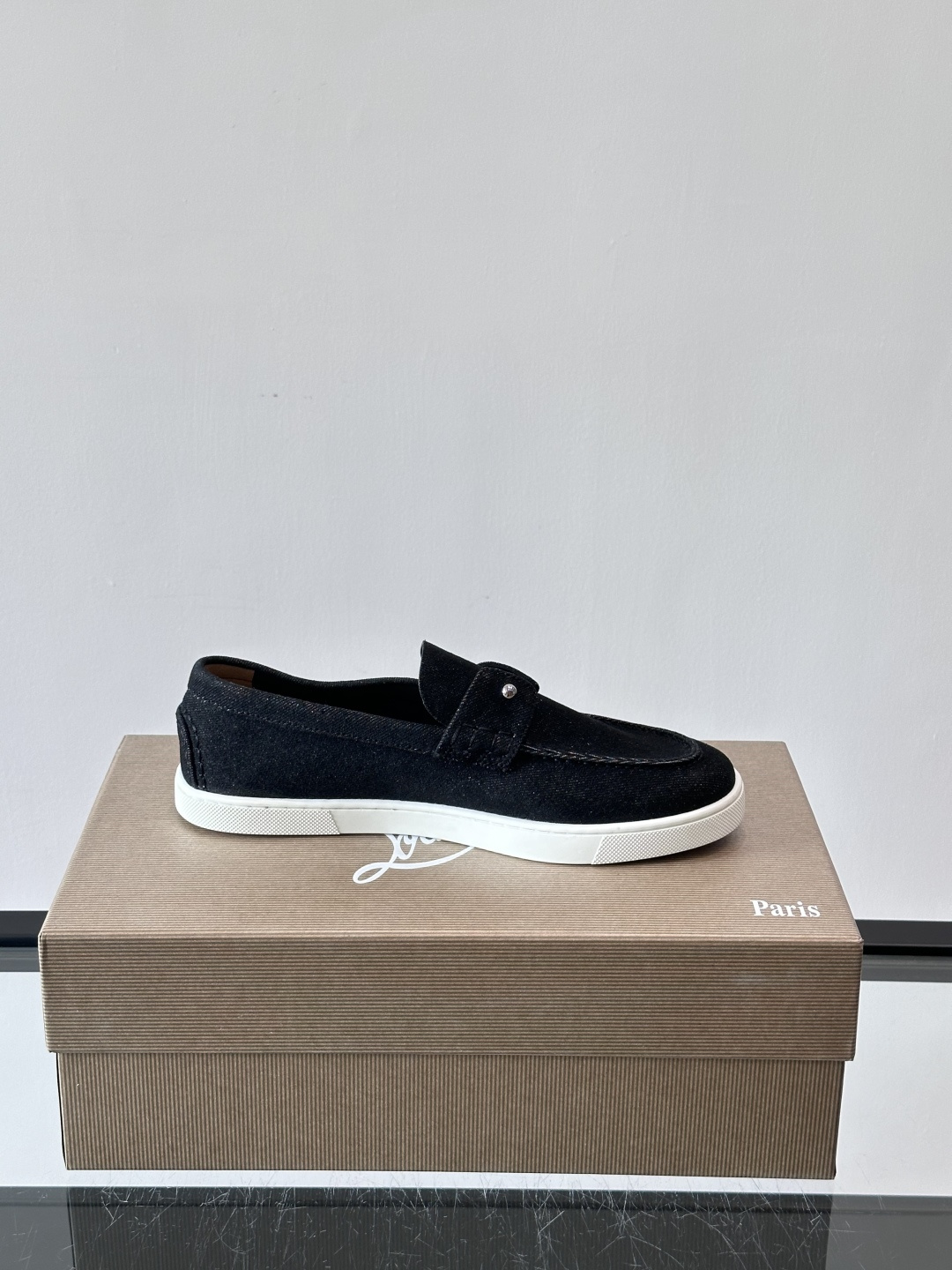 CL 休闲鞋一脚蹬 男士老钱风休闲鞋Christian Louboutin 休闲鞋👟！这双老钱风一脚蹬 