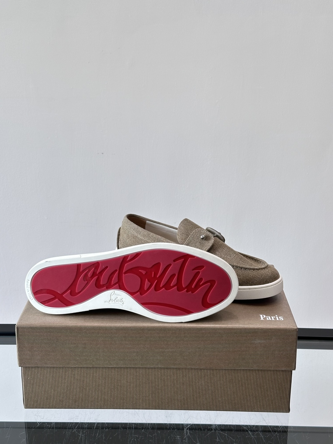 CL 休闲鞋一脚蹬 男士老钱风休闲鞋Christian Louboutin 休闲鞋👟！这双老钱风一脚蹬 