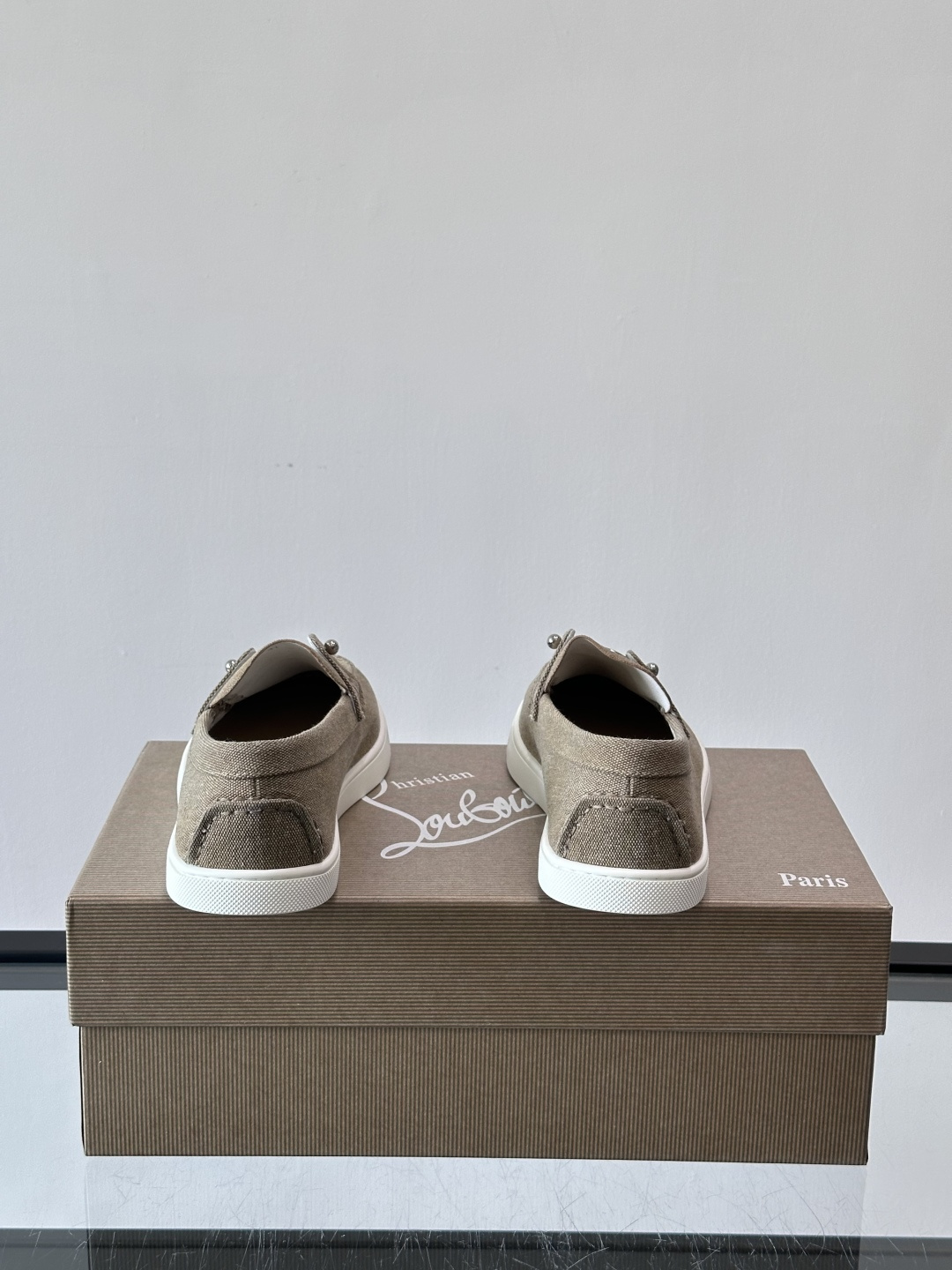 CL 休闲鞋一脚蹬 男士老钱风休闲鞋Christian Louboutin 休闲鞋👟！这双老钱风一脚蹬 