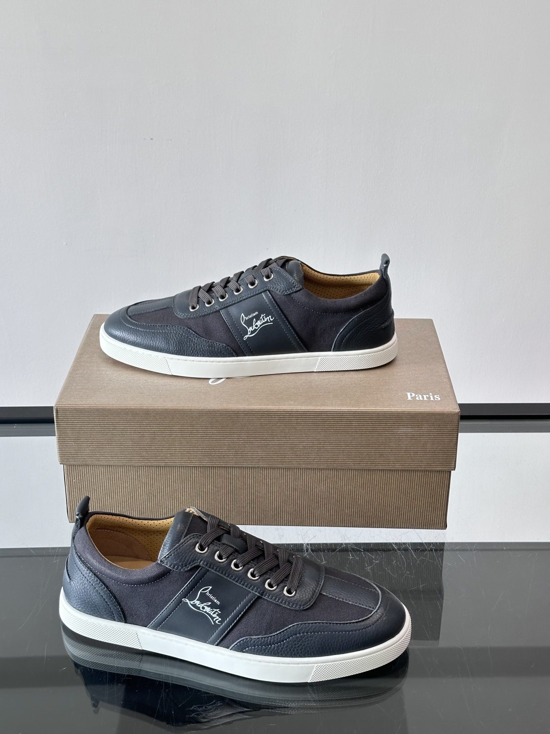 ◾▫C~L 男士低帮经典红底休闲鞋，高端品质，选用进口原版牛皮拼接原版帆布打造，品牌调性鲜艳撞色设计，脚