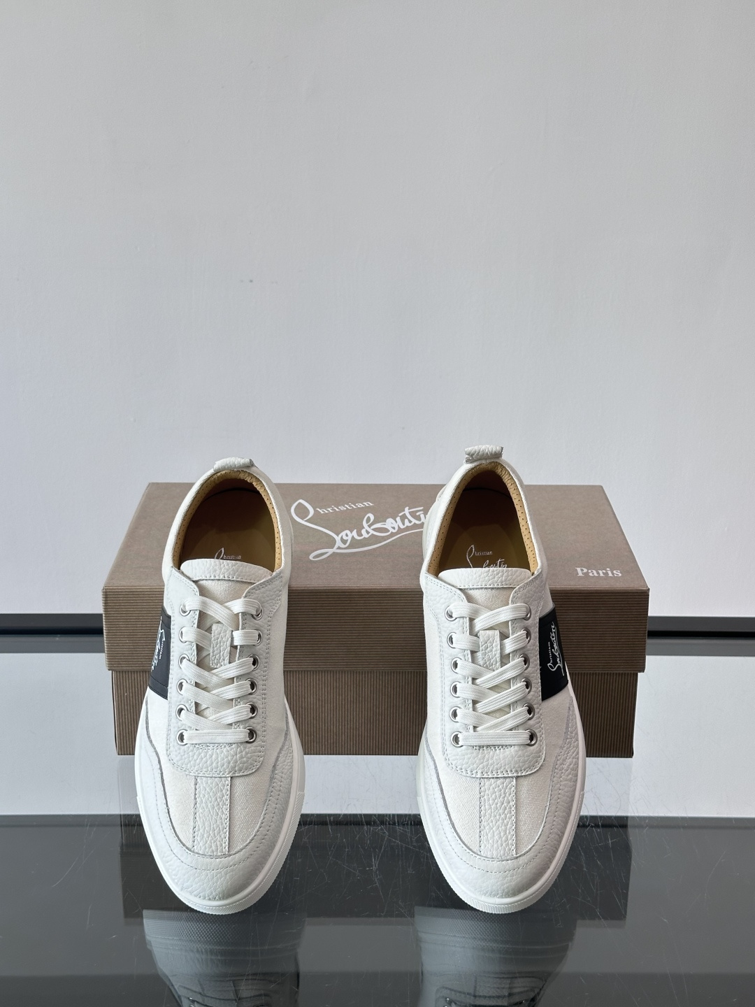 ◾▫C~L 男士低帮经典红底休闲鞋，高端品质，选用进口原版牛皮拼接原版帆布打造，品牌调性鲜艳撞色设计，脚