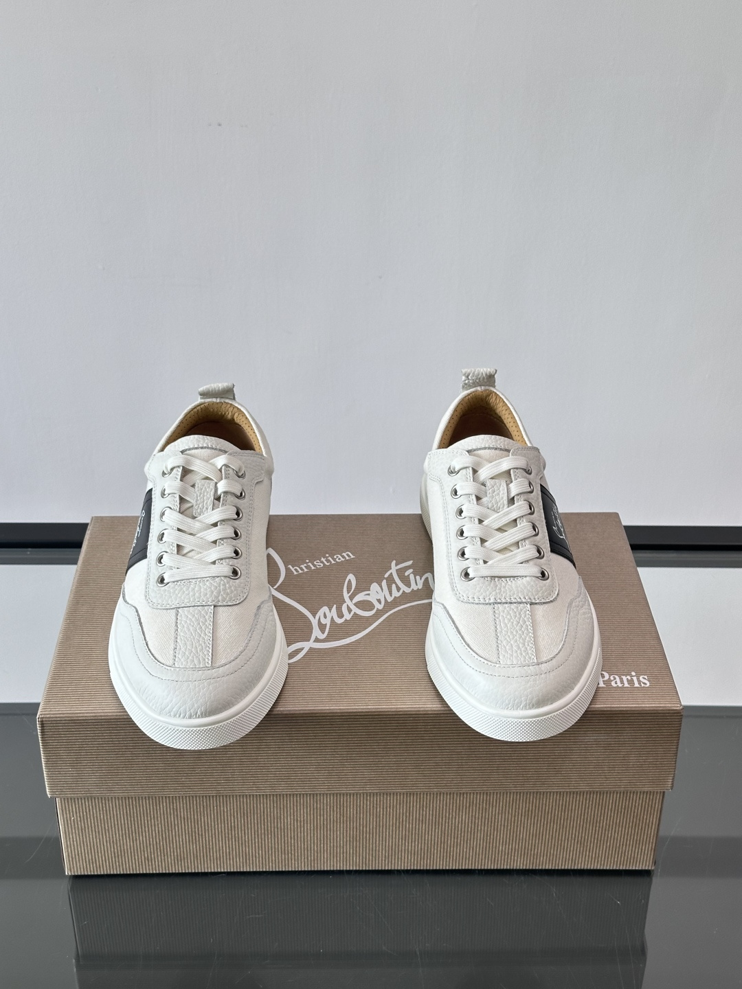 ◾▫C~L 男士低帮经典红底休闲鞋，高端品质，选用进口原版牛皮拼接原版帆布打造，品牌调性鲜艳撞色设计，脚