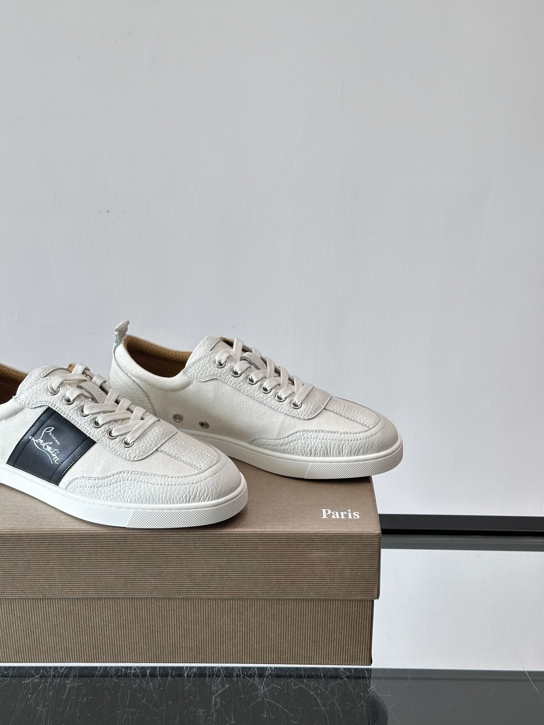 ◾▫C~L 男士低帮经典红底休闲鞋，高端品质，选用进口原版牛皮拼接原版帆布打造，品牌调性鲜艳撞色设计，脚