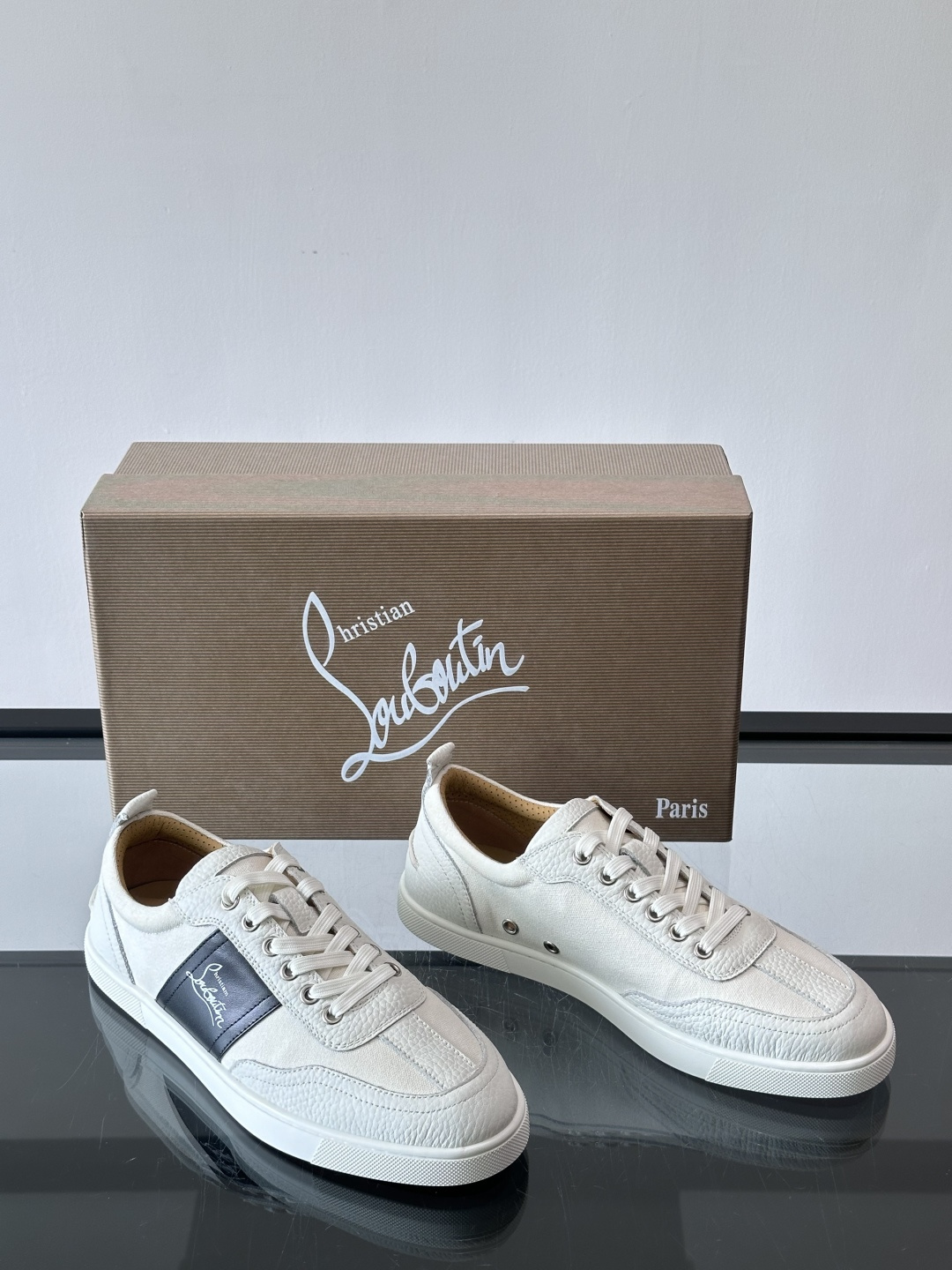 ◾▫C~L 男士低帮经典红底休闲鞋，高端品质，选用进口原版牛皮拼接原版帆布打造，品牌调性鲜艳撞色设计，脚